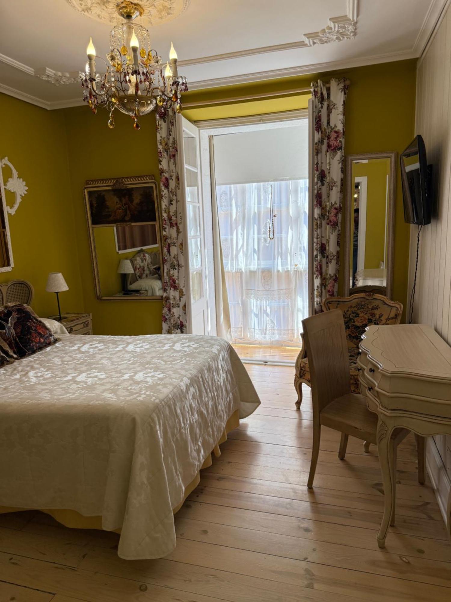 Hostal Boutique Puerta Del Sol 토렐라베가 외부 사진